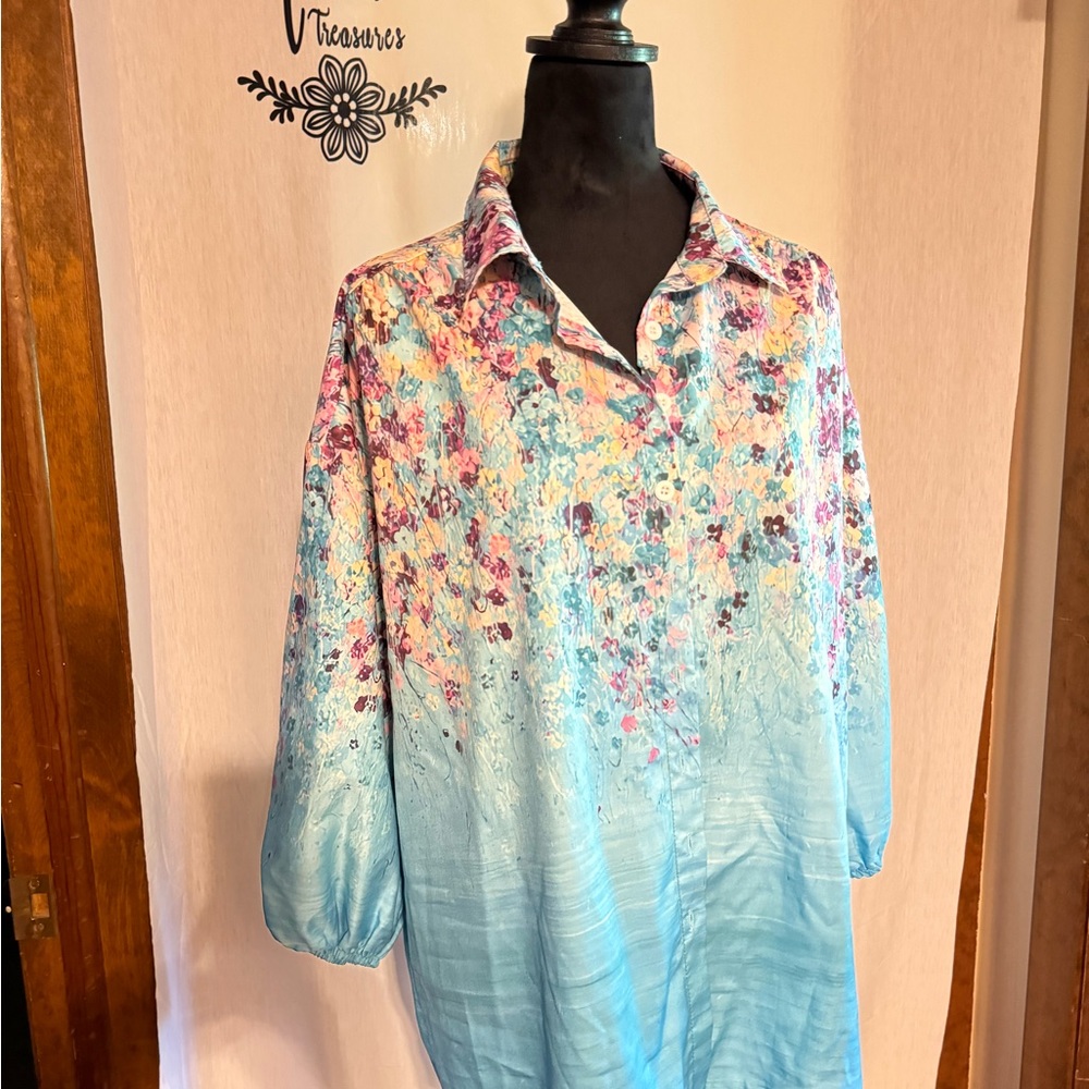 Women’s Blue Floral Button Front Blouse with ¾ sleeves - size  X-Large